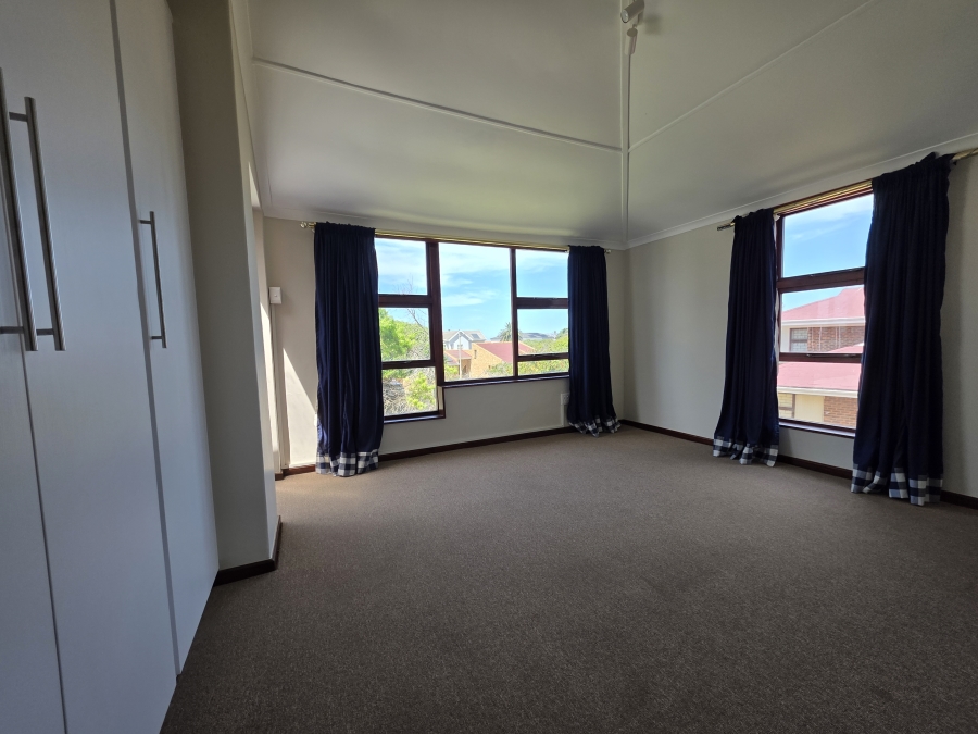 5 Bedroom Property for Sale in Bayview Western Cape